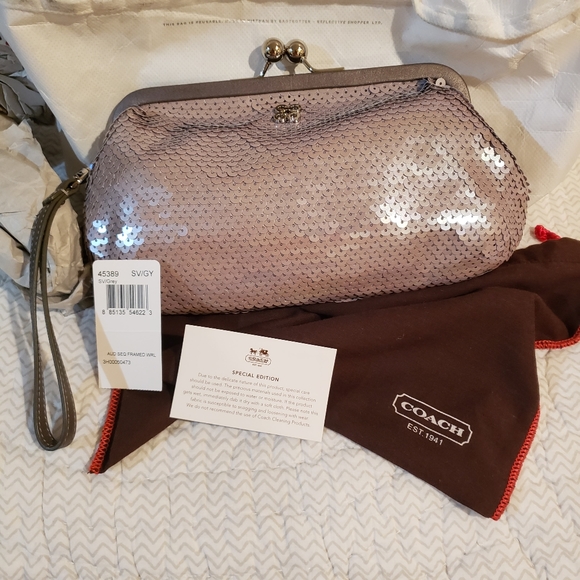 COACH LIMITED EDITION SEQUIN CLUTCH-NWT - Picture 1 of 16